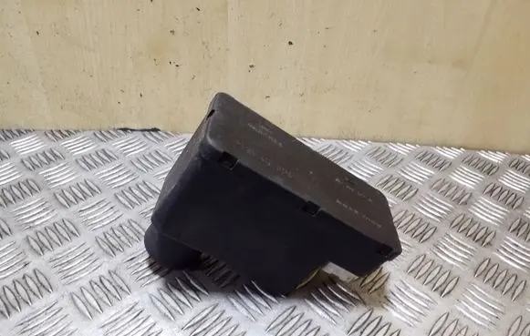 Audi A6 S6 C4 4A Central locking vacuum pump 4A0862257J 8TZ00652208