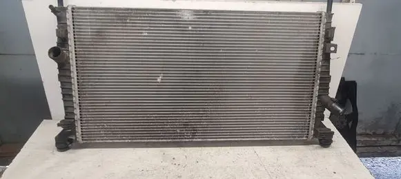 Ford C-MAX I Coolant radiator 3M5H8005TL