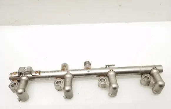Mercedes-Benz C W204 Fuel main line pipe A2710705495 1016121772