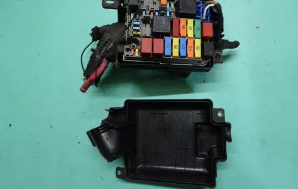 Fiat Doblo Fuse box set 51839437