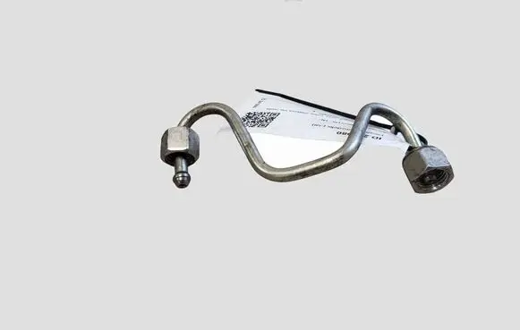 Nissan Qashqai+2 Fuel line pipe