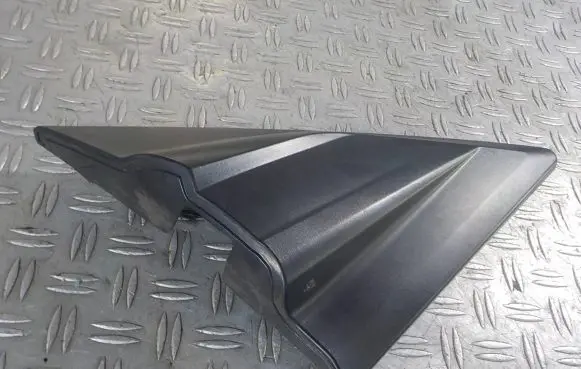 Fender trim (molding)