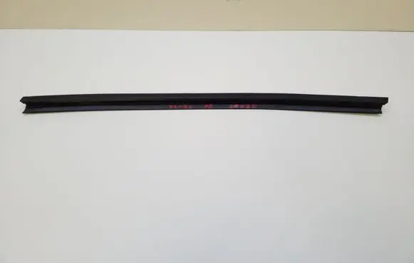 Volvo XC90 Rubber seal front door window/glass 