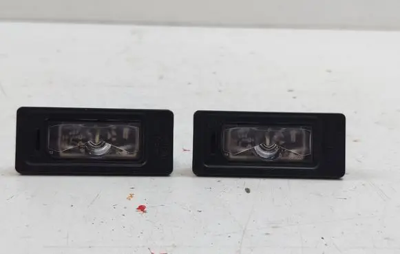 Skoda Enyaq iV Number plate light 5NA943021