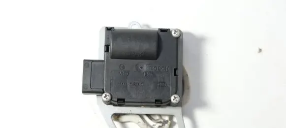 Audi A8 S8 D3 4E Air flap motor/actuator 4E0820511