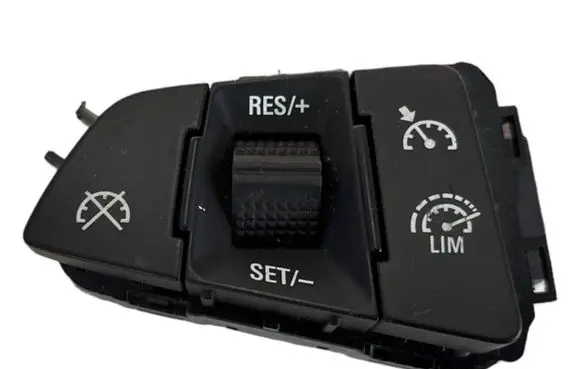 Opel Corsa E Steering wheel buttons/switches 13439143 103355R199H