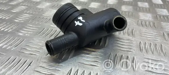 Jaguar F-Pace Engine coolant pipe/hose W5848