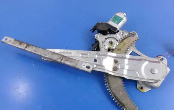 Nissan Tiida C11 Rear door window regulator with motor