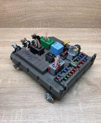 Citroen C5 Central body control module 9643805380