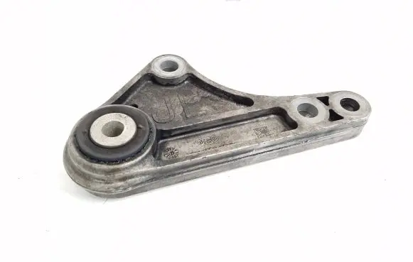Ford Focus Engine mounting bracket