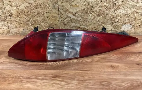 Ford Mondeo Mk III Rear/tail lights 1S7113405C