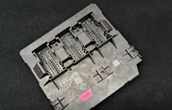 Volkswagen PASSAT B7 Comfort/convenience module 3AA937087F