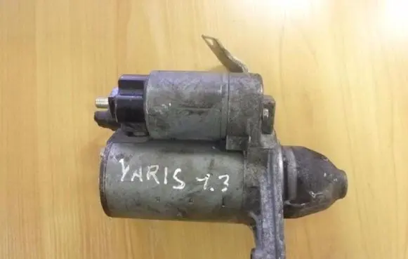 Toyota Yaris Starter motor 281000Y090 VD1378