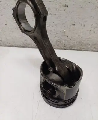 BMW X5 F15 Piston with connecting rod 04L110