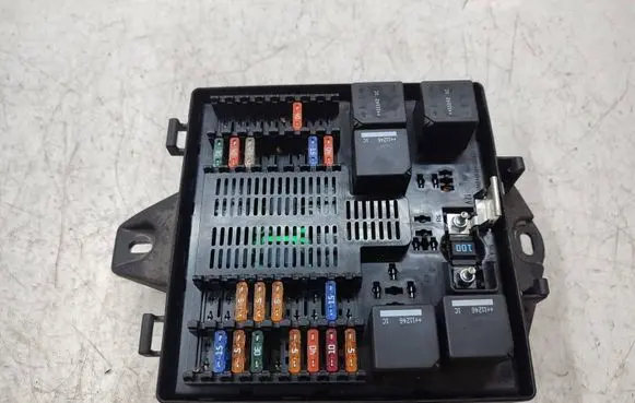 Jaguar XJ X351 Fuse module aw9314a073ad