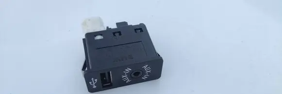 BMW X6 F16 USB socket connector 9266607