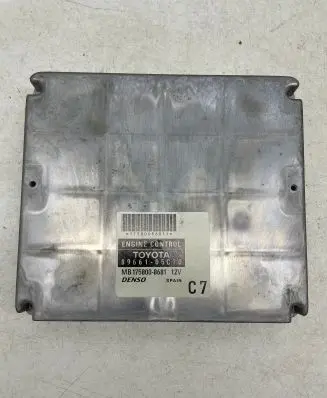 Toyota Avensis T250 Engine control unit/module 8966105C70 MB1758008681 17580086811