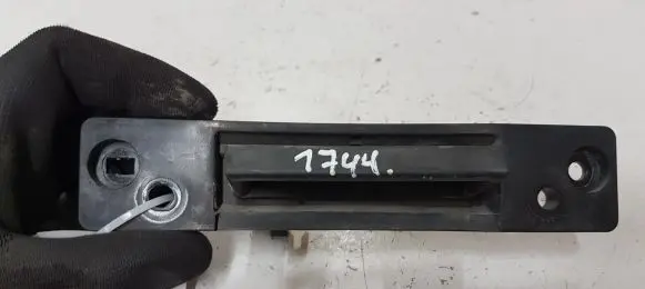 KIA Sorento Tailgate opening switch 