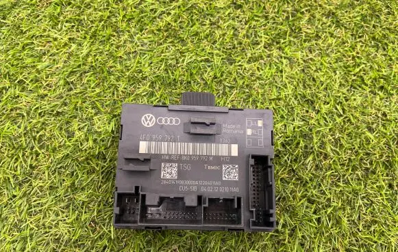 Audi Q7 4L Door control unit/module 8K0959792M 4F0959792T