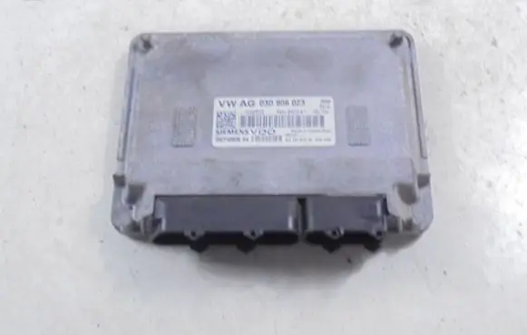 Volkswagen Polo IV 9N3 Engine control unit/module ECU 03D906023