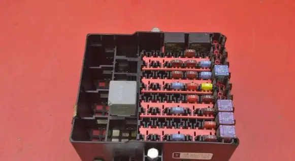 Ford Fiesta Fuse box set BA6T-14A005-ASC