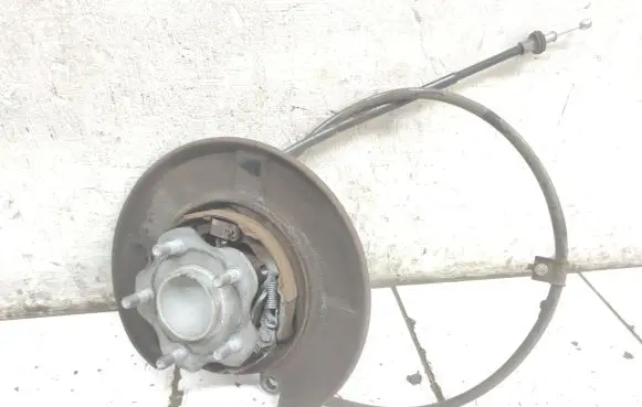 Nissan Juke I F15 Rear wheel hub spindle/knuckle 