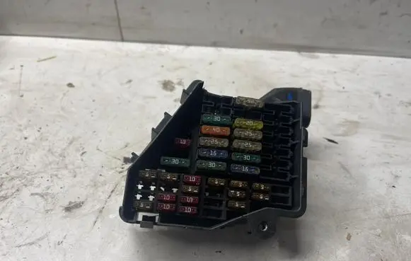 Audi A4 S4 B6 8E 8H Fuse module 8D1941824