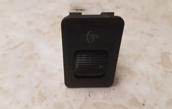 Mitsubishi Pajero Sport I Headlight level height control switch