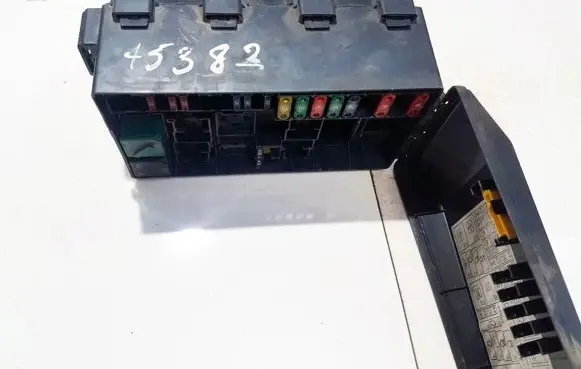 Ford Focus Fuse box set 98ag14a076ag
