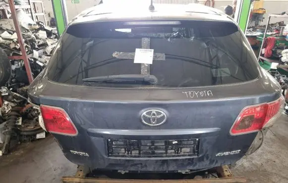 Toyota Avensis T270 Tailgate/trunk/boot lid 8U5