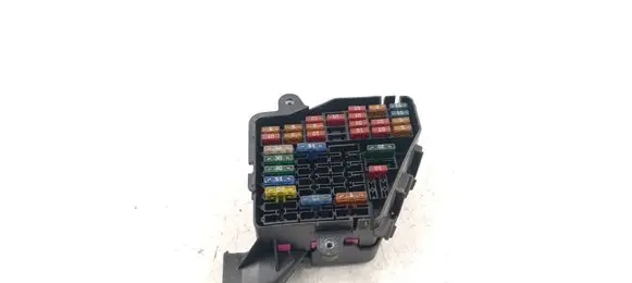 Audi A4 S4 B5 8D Fuse module
