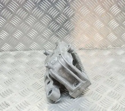 Volkswagen PASSAT B7 Engine mount bracket 1K0199262CR