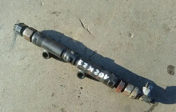 Toyota Avensis T250 Fuel main line pipe