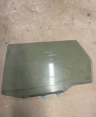 Toyota Avensis T220 Rear door window glass