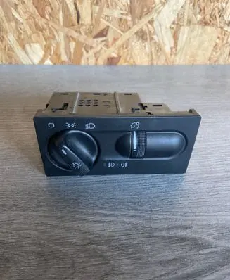 Volkswagen Golf III Light switch 1H6941531AG 04050508