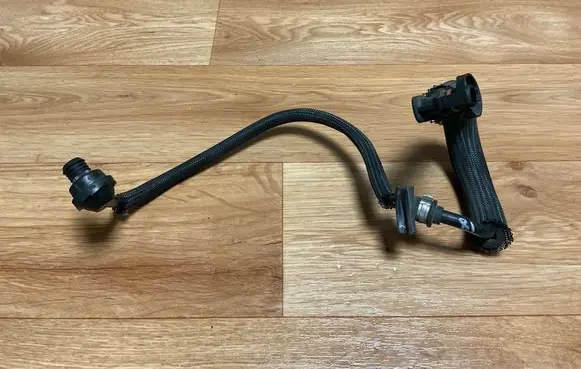 Volvo V70 Vacuum line/pipe/hose 6G912420ALD