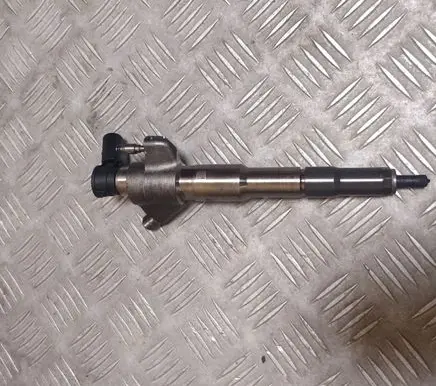 Nissan Navara D23 Fuel injector 166009567R 166009567
