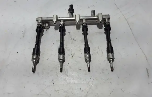 Renault Captur II Fuel main line pipe 175200298R