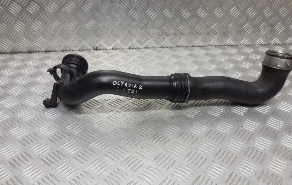 Skoda Octavia Mk2 (1Z) Air intake hose/pipe 1K0145770D
