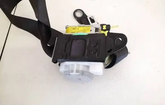 Toyota Auris 150 Front seatbelt tkaf2ef717p tk-af2-ef717-p
