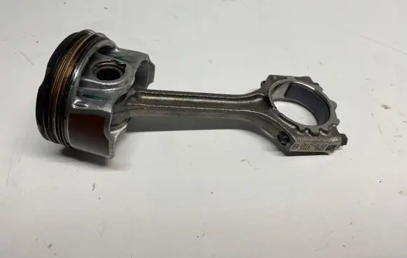 Hyundai i10 Piston with connecting rod G3LD