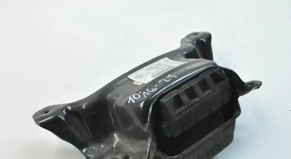 Audi A3 S3 8V Engine mount bracket 5Q0199555AN