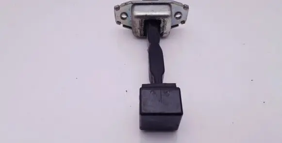 Mitsubishi Outlander Rear door check strap stopper