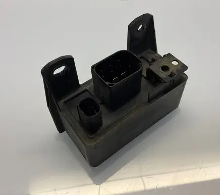 Mercedes-Benz E W211 Glow plug pre-heat relay 0285454032 A0285454032