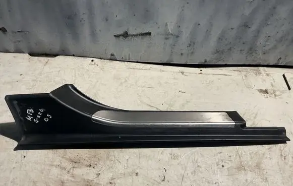 Mercedes-Benz S W220 Rear sill trim cover A2206802835