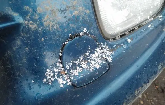 Nissan Almera N16 Front tow hook cap/cover 