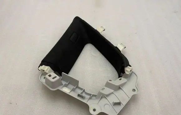 (D)pillar trim (top)