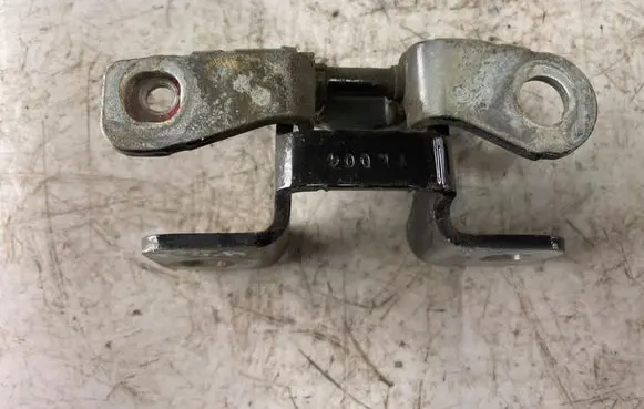 Chrysler 300 - 300C Rear door lower hinge