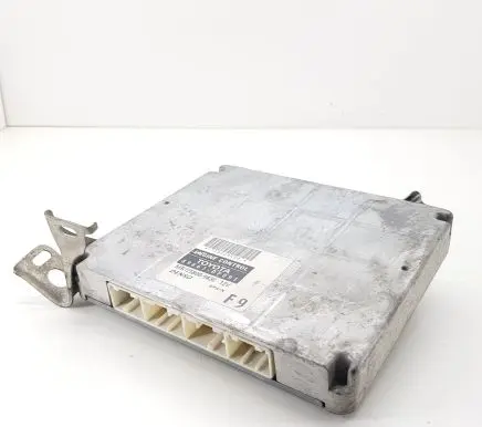 Toyota Corolla E120 E130 Engine control unit/module 896610F091 MB1758009430
