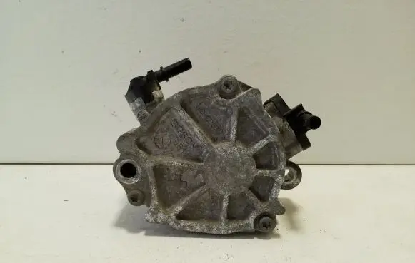 Peugeot 508 Vacuum pump 9804021880